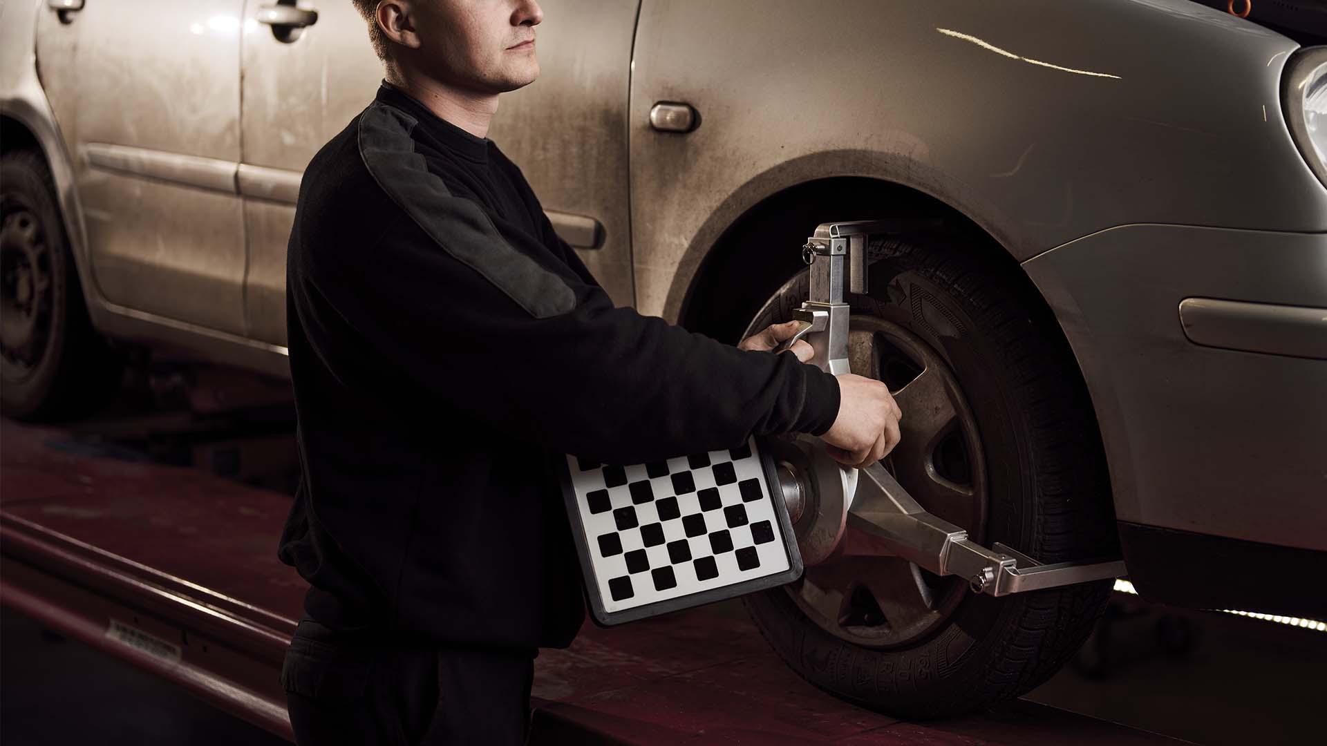 4 hjuls udmåling og sporing af bil